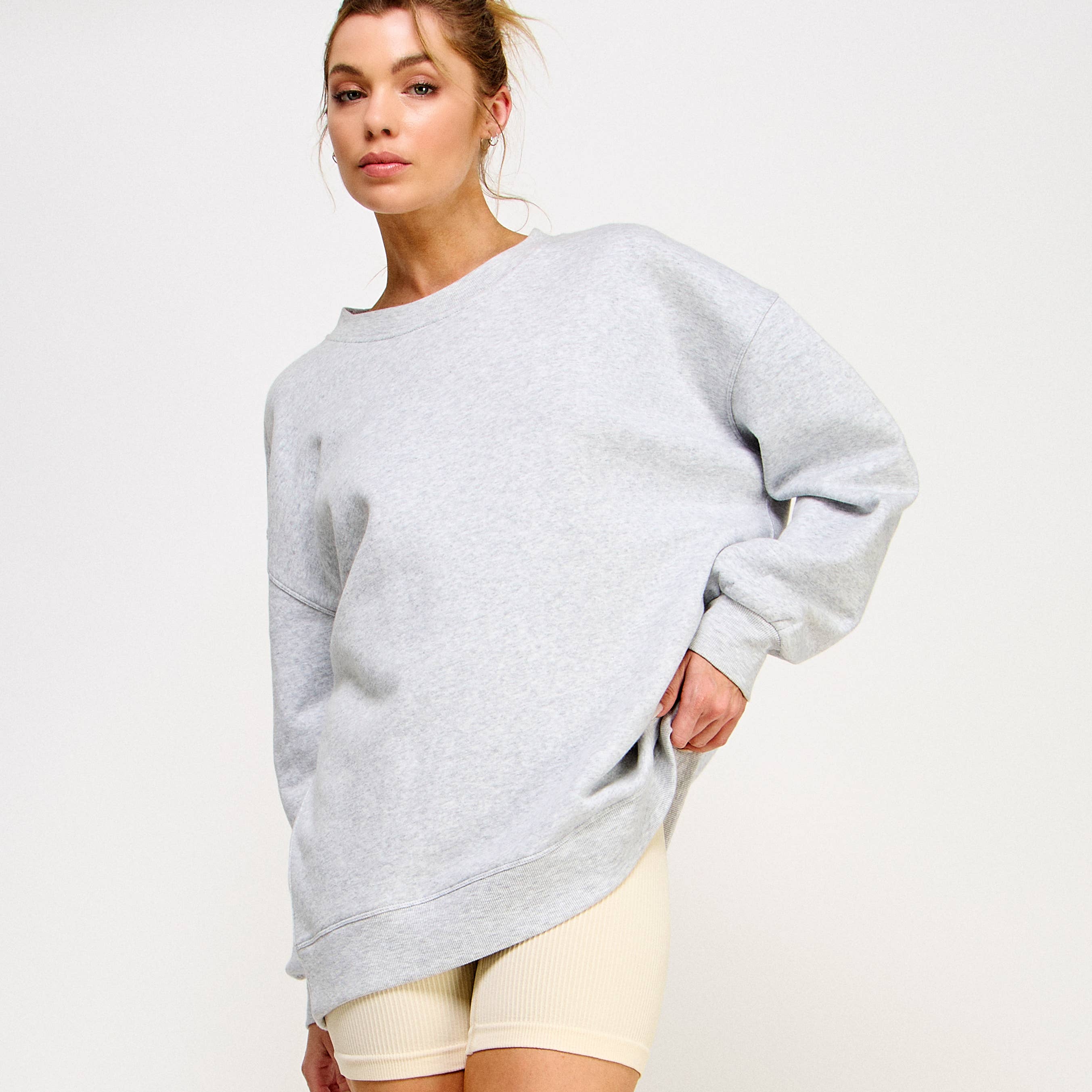 FREEZIA - Wholesale Sweatshirt - Women's - OVERSIZED CREWNECK SWEATSHIRT-FZ000117