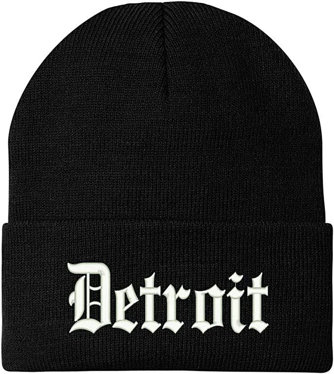 Trendy Apparel Shop – Gorro - Unissexo por atacado – Gorro Longo Bordado Font Detroit City Old English Font Detroit City1