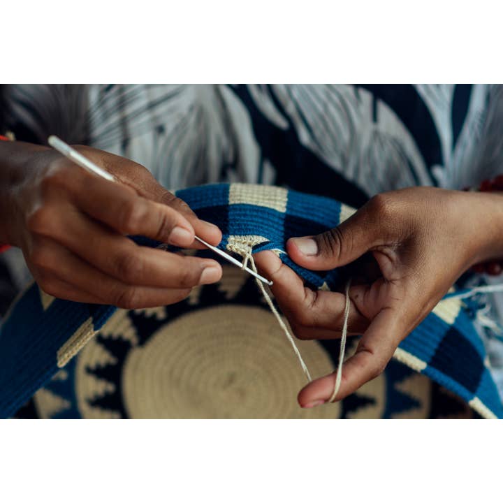 Lombia + Co. – Großhandel Umhängetasche - Damen – AUTHENTISCHE handgefertigte WAYUU-Tasche (Chama Größe L)6