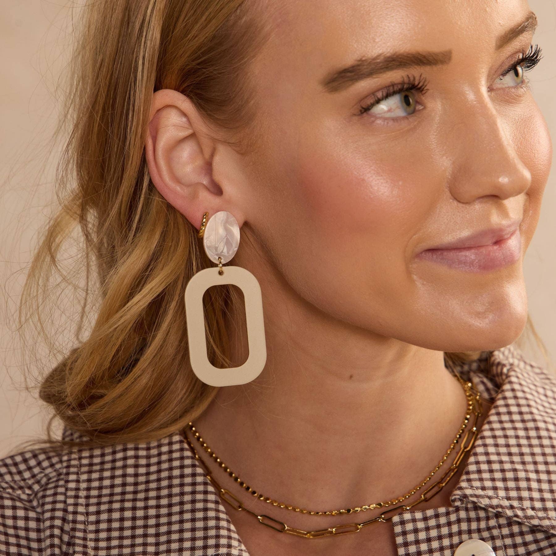 Nickel and Suede - Wholesale Dangle Earrings - Ecru Blochs3