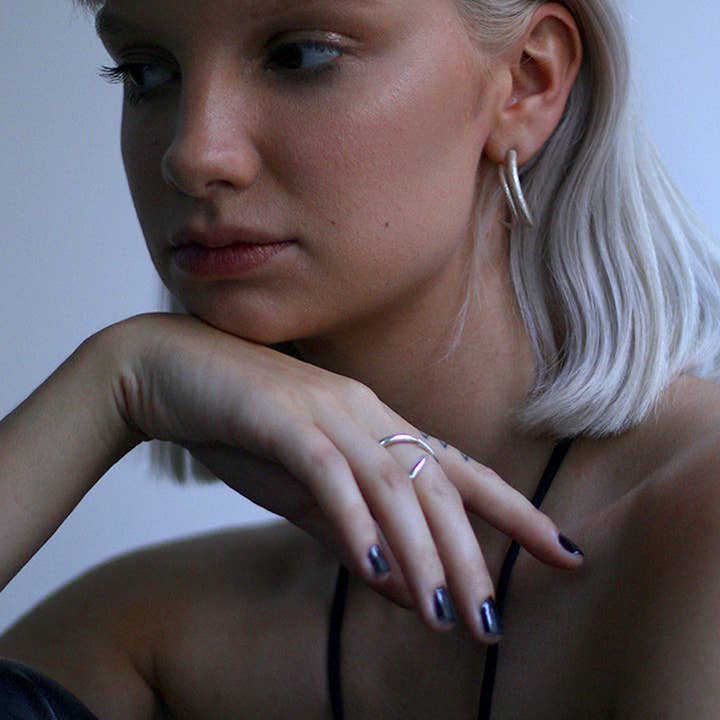 PEROXIDE - Vendita all'ingrosso Orecchini a cerchio - ORECCHINI CORNO DI ABBONDANZA3