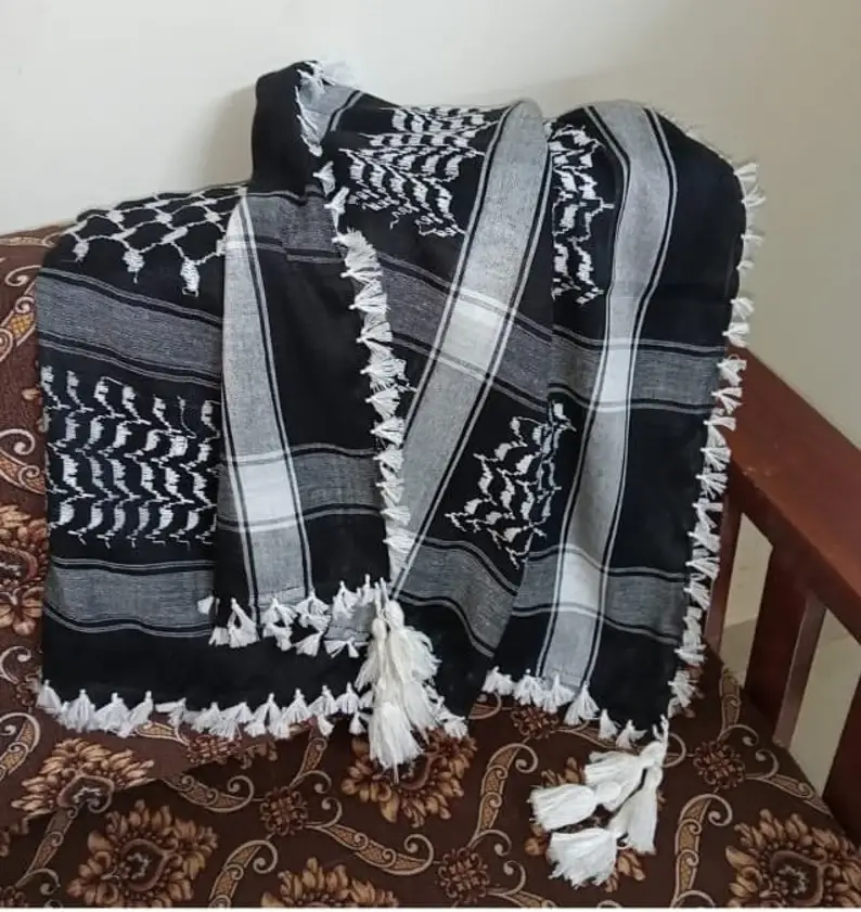 Hecho a mano - Wholesale Scarf - Unisex - Colorful Palestinian keffiyeh with a black background3