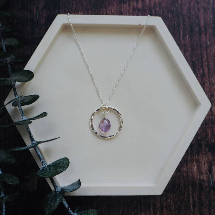 The Old Farmhouse Jewellery - Venta al por mayor Collares con colgantes/abalorios - Collar semiprecioso con forma de pepita, joyería con cuentas de plata de ley