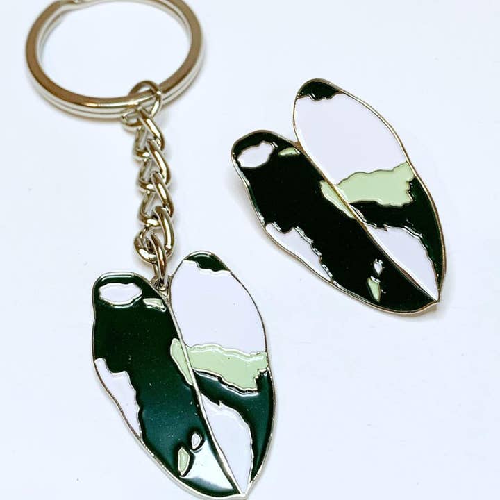 Weißer Ritter Pin/Schlüsselring für den Großhandel von Luxe Foliage