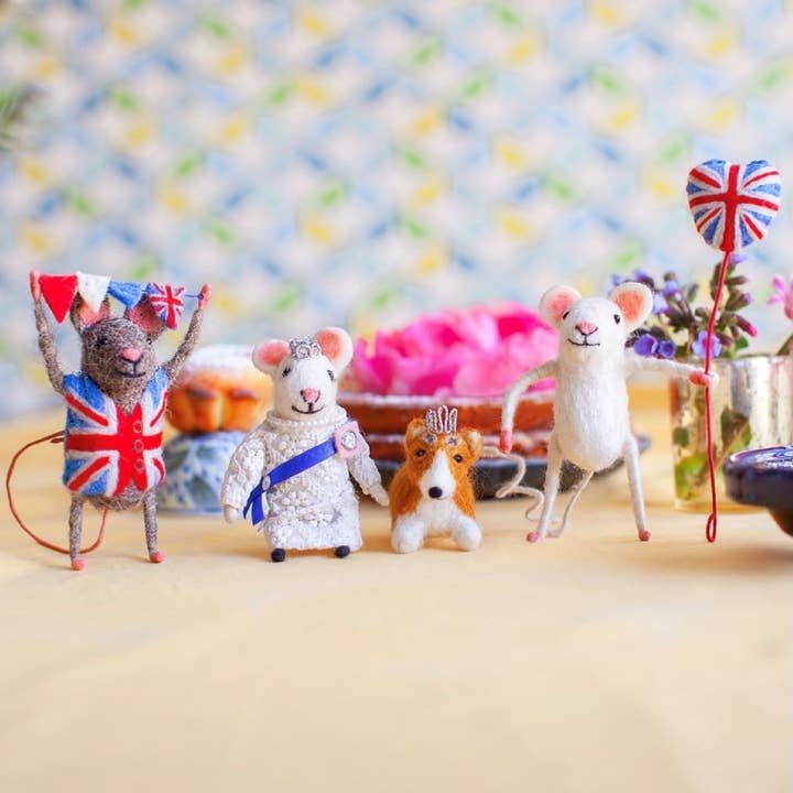 Sew Heart Felt - Wholesale Decorative Tabletop Object - Mouse With Union Jack Bunting