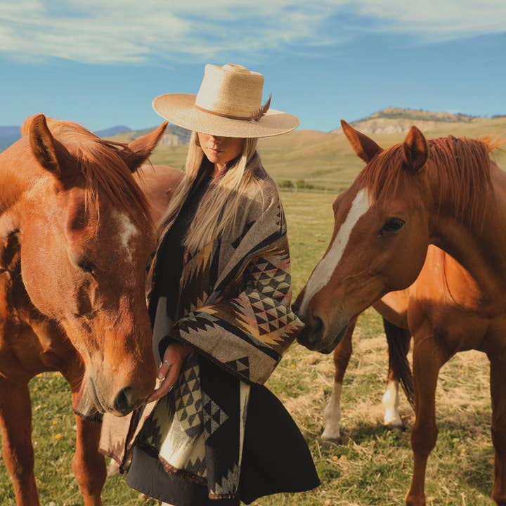 Meraki Movement - Wholesale Throw Blanket - Prairie Sunset Aztek Alpaca Throw Blanket6