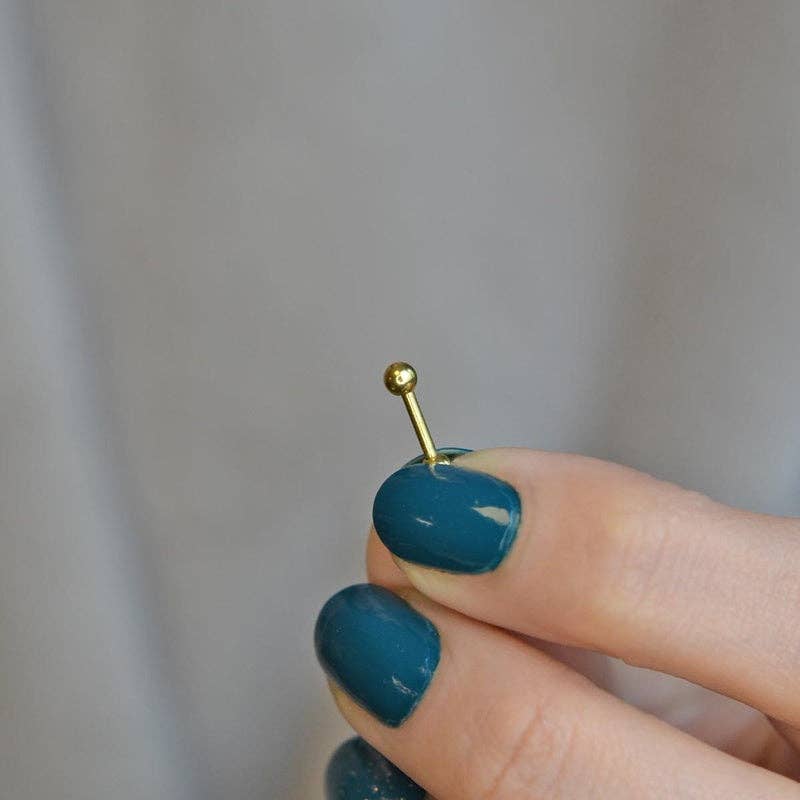 StockJWL - Venta al por mayor Pendientes de botón/aretes de poste - Pendientes de acero con cierre plano, piercing de concha, cartílago y más holograma dorado negro y color plata.3