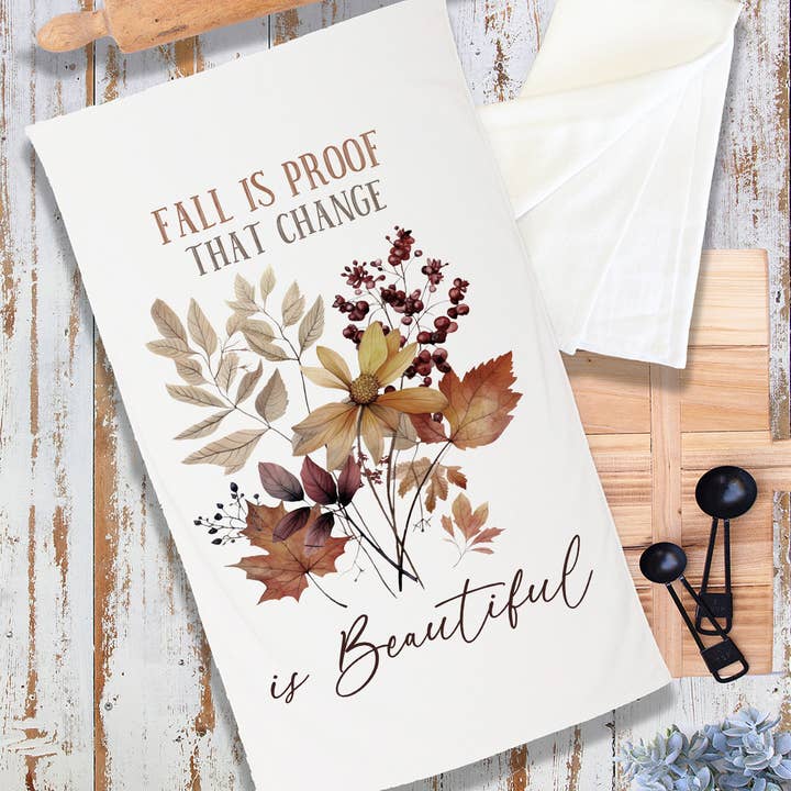 L'autunno e l'autunno sono la prova del cambiamento, asciugamano in spugna per la vendita all'ingrosso da parte di Avery Lane Gifts