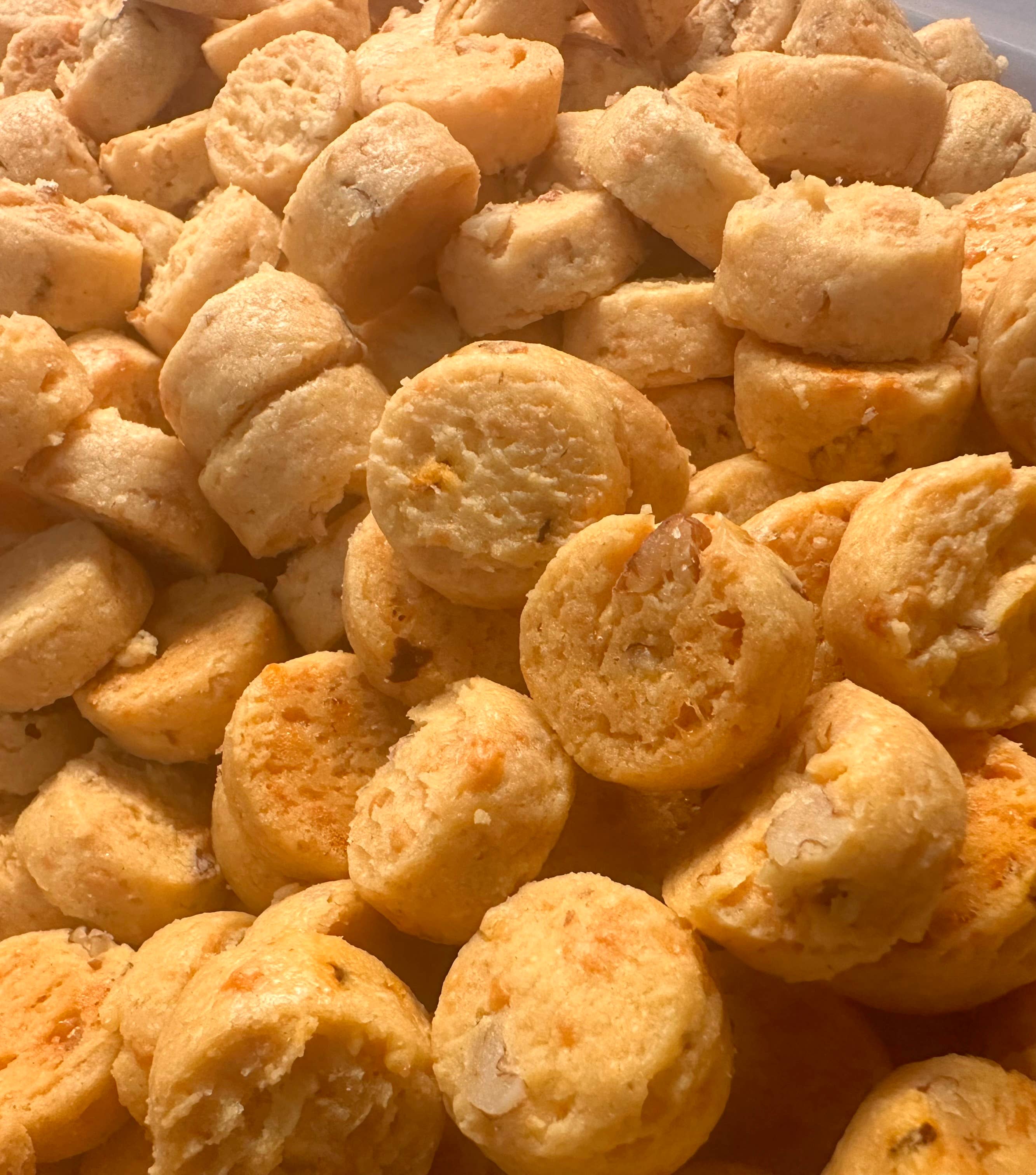 Cindy's Bits and Pieces - Wholesale Crackers - Spicy Cheese Wafers1