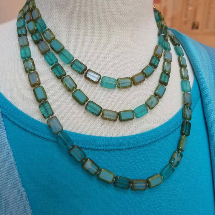 Collar de cuentas largas Teal Frost Mix, 60 pulgadas para venta al por mayor de Stefanie Wolf Designs