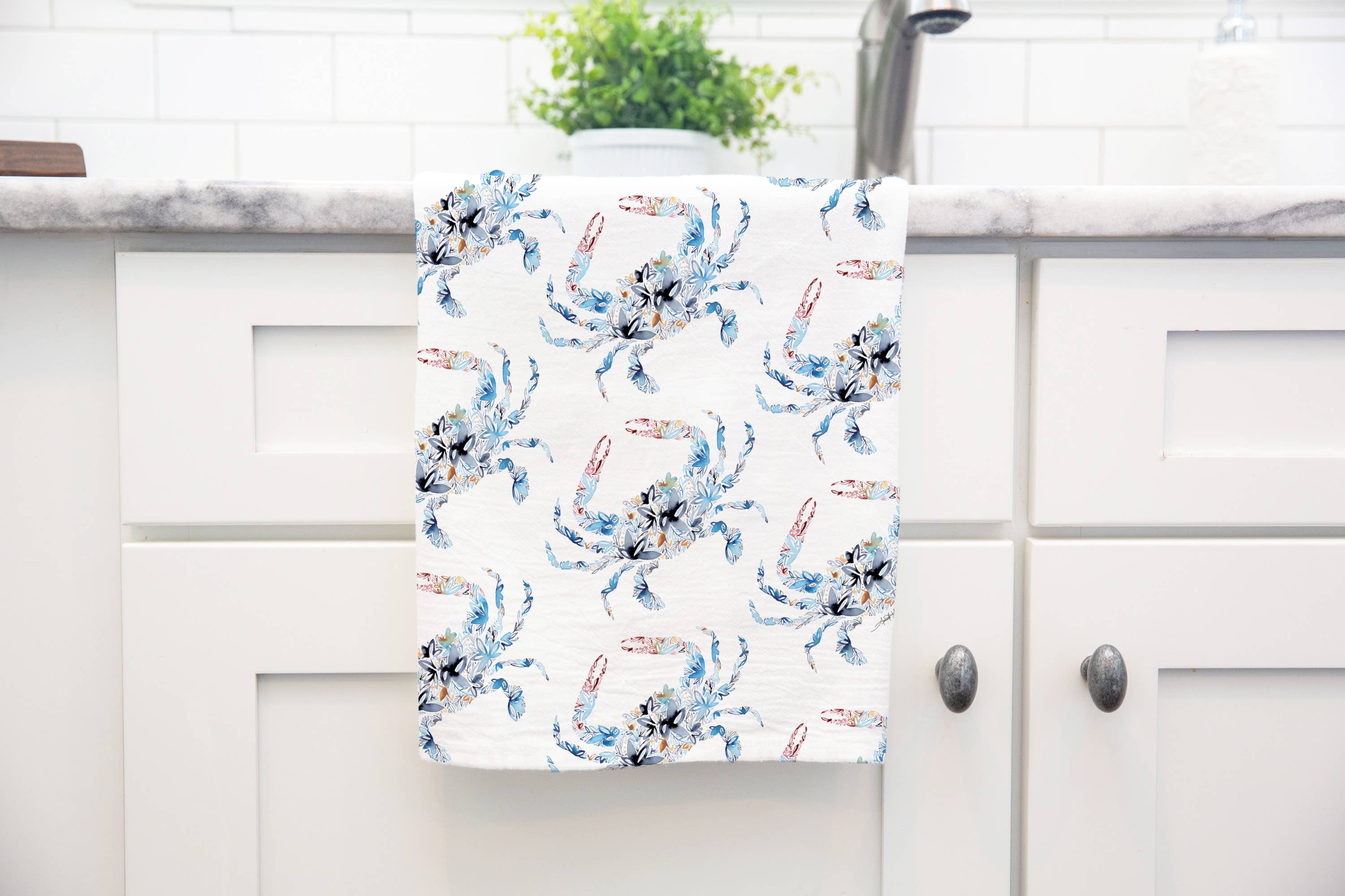 Amanda Klein Co. - Wholesale Tea Towel - Blue Crab Flour Sack Tea Towel3
