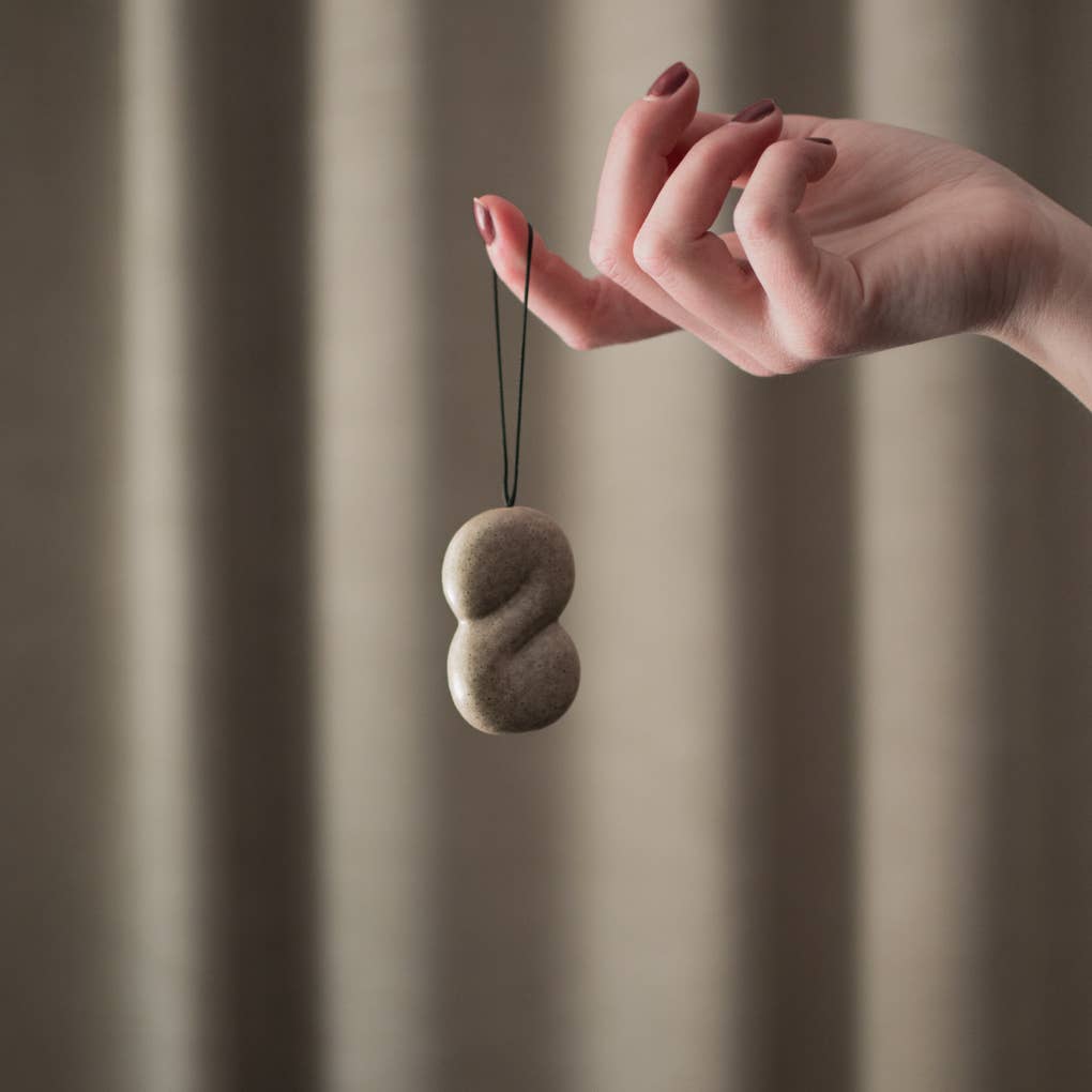 DBKD - Wholesale Decorative Figurine - HANGING BUN - beige 0