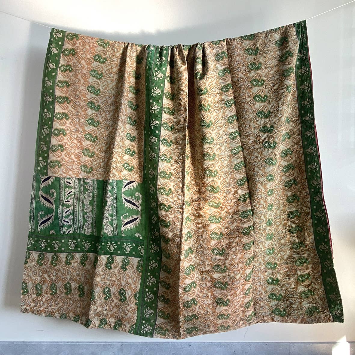 Maison Lilo - Vendita all'ingrosso Arazzi/Tessuti d'arredo - Kantha vintage #25 pezzo unico 148 x 240 cm1