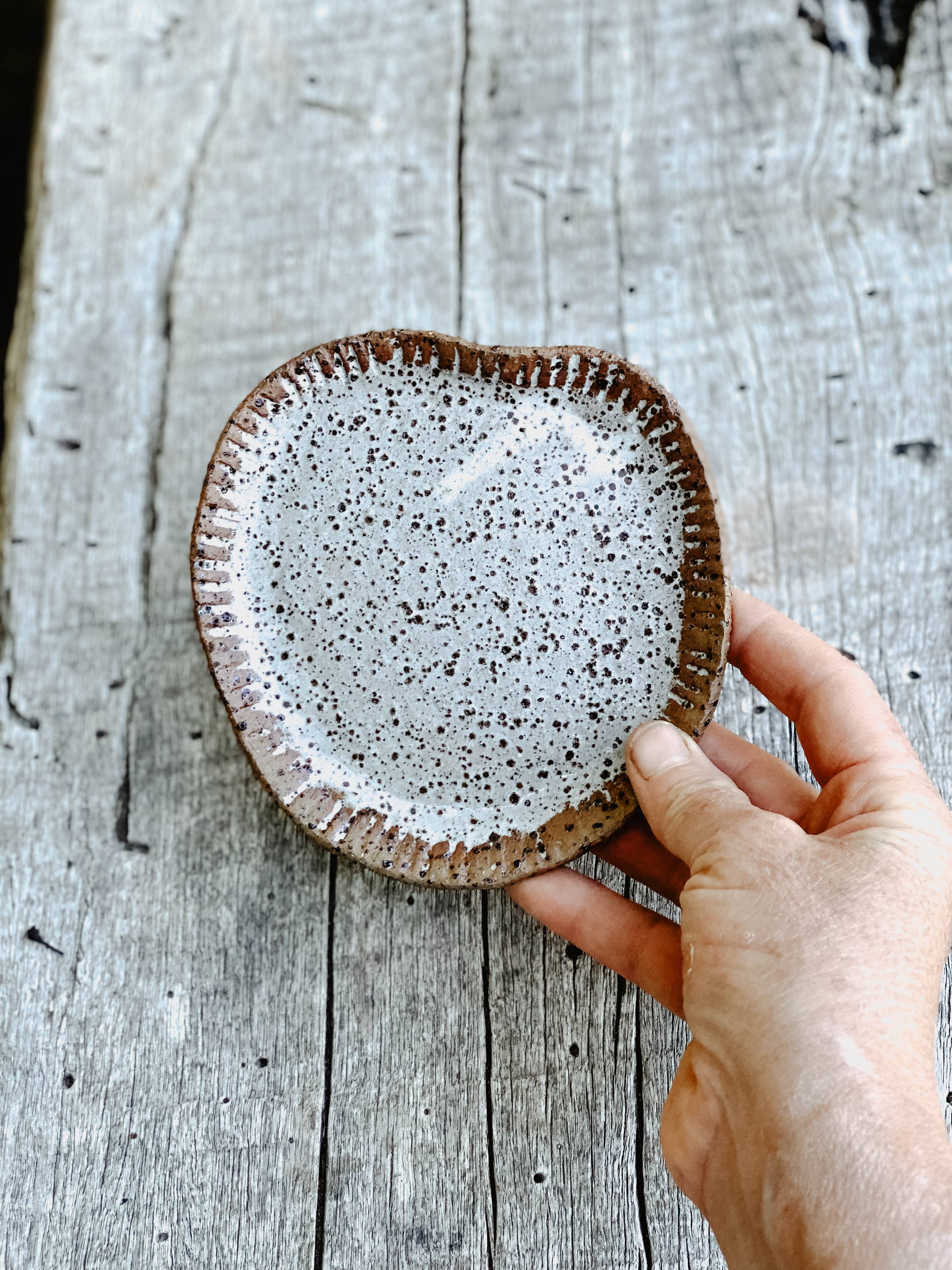 River Ceramics - Wholesale Serving plate - White Speckle Serving Plates - Hand Carved Pattern5