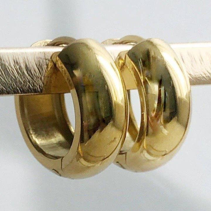 Créoles Caia Chunky | Créoles minimalistes pour la vente par JESSA Jewelry