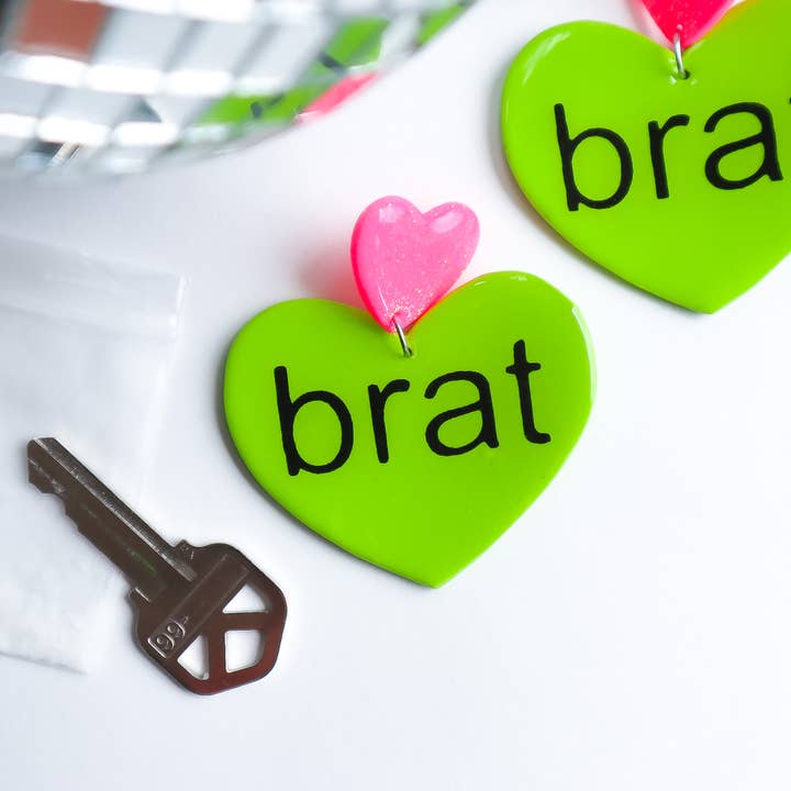 Night Moves Atelier - Wholesale Hangende/ronde oorbellen - Charli XCX groene en roze Brat Polymer Clay Dangle oorbellen7