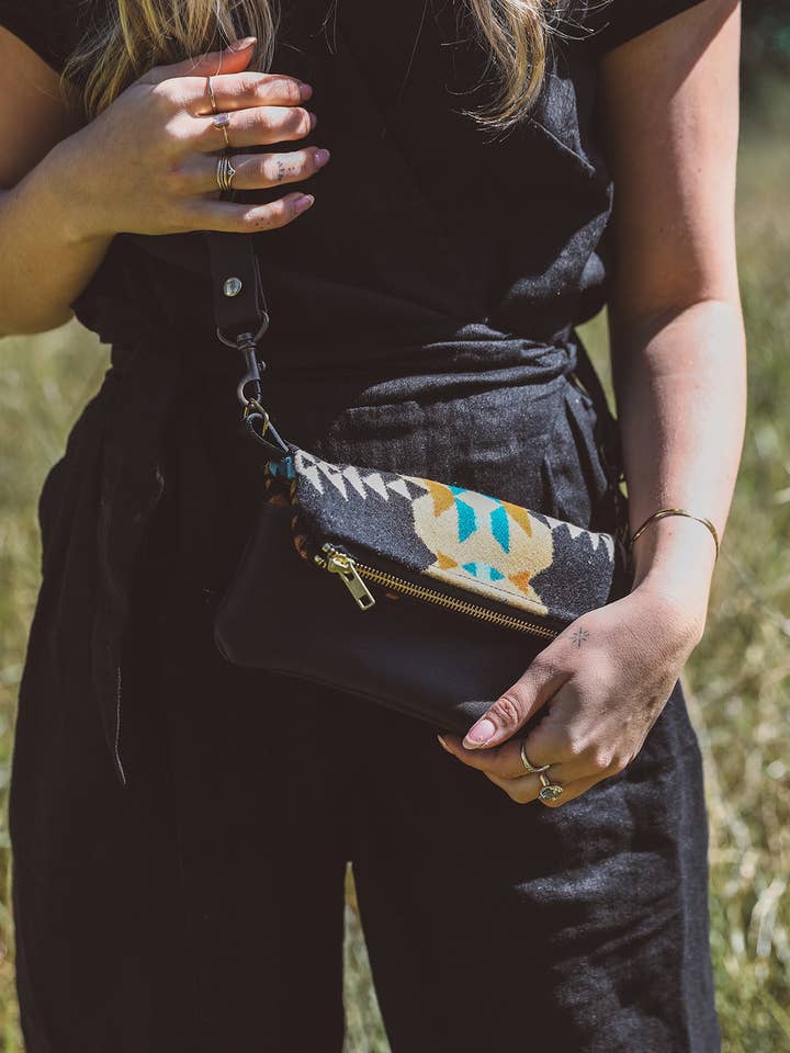 Belinda Mini Crossbody - Helios voor wholesale door Grace Design