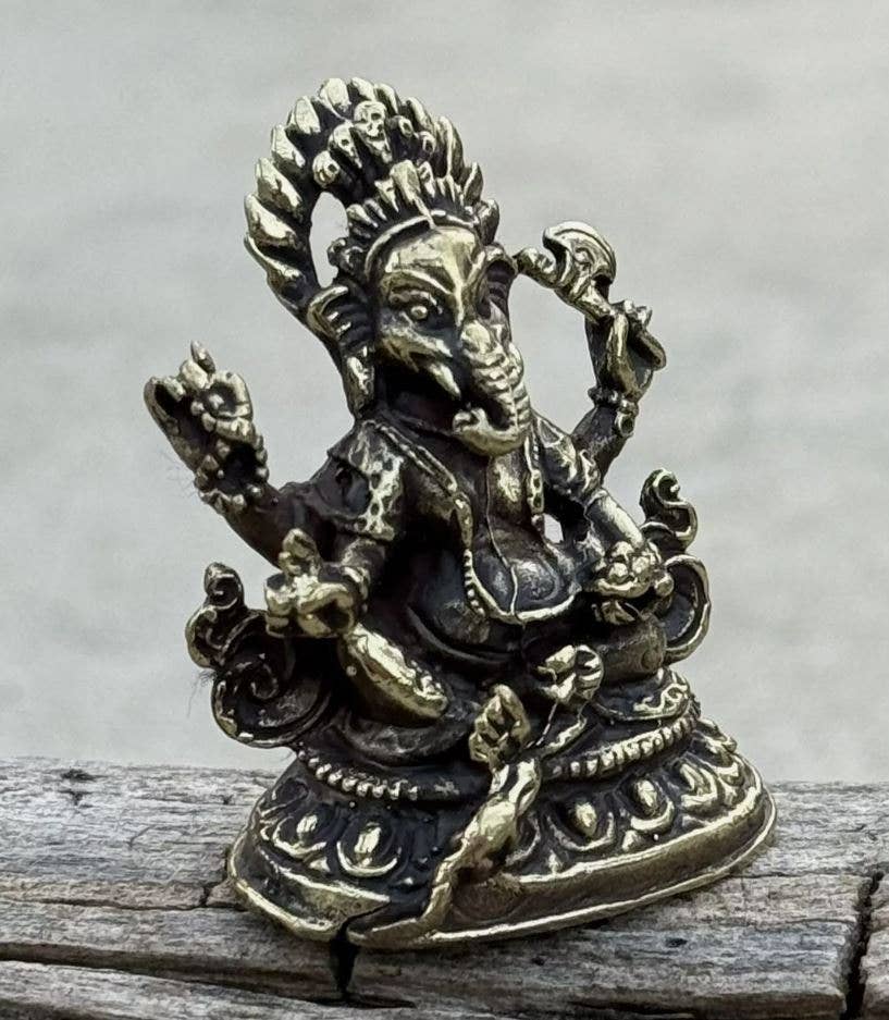 Lungta Imports - Venta al por mayor Figura decorativa - Pequeña estatua de bronce de Ganesha para la sabiduría y la riqueza de Nepal3