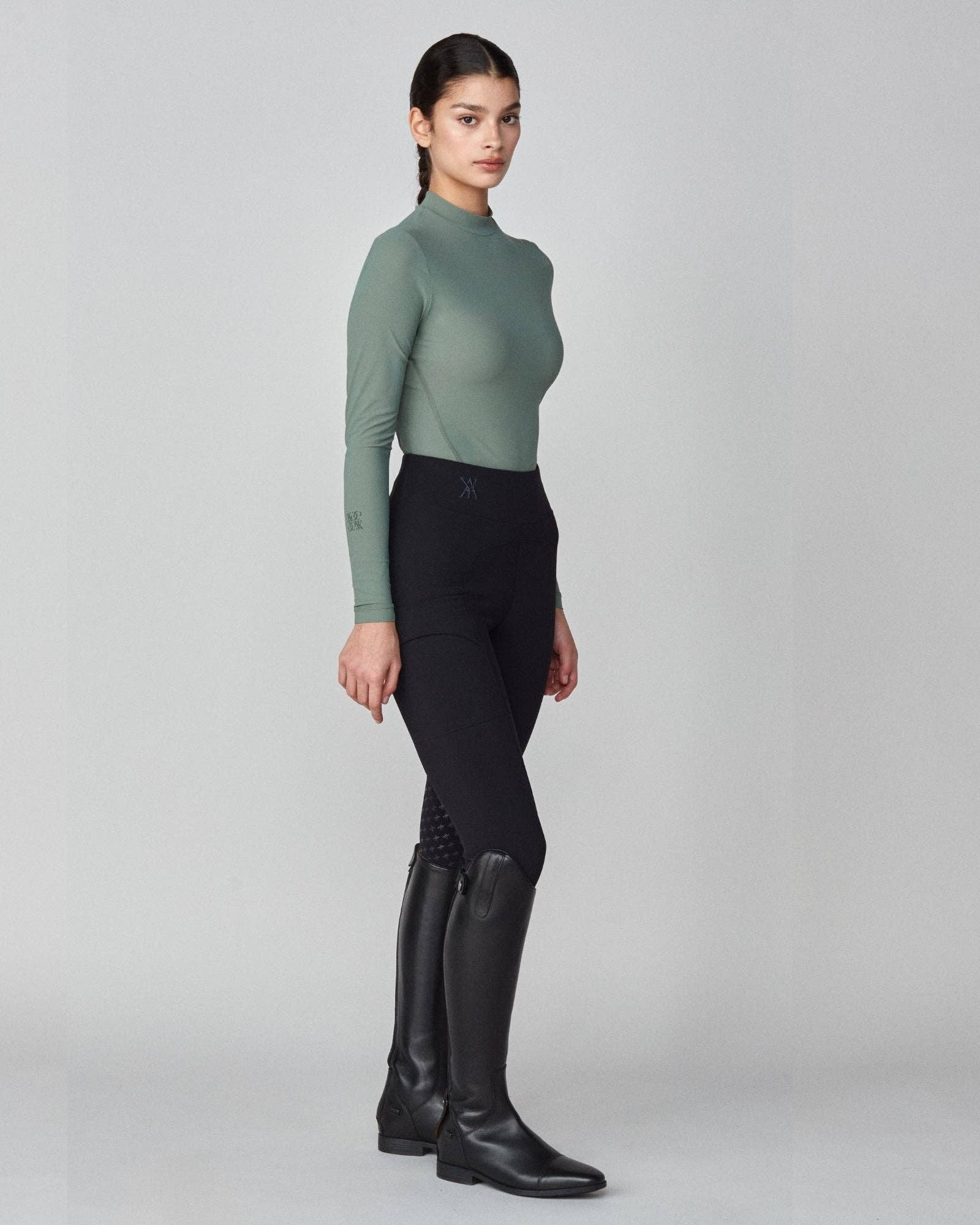 Yagya – wholesale Athletic top – Women′s – Lightweight Long Sleeve Sage Green6