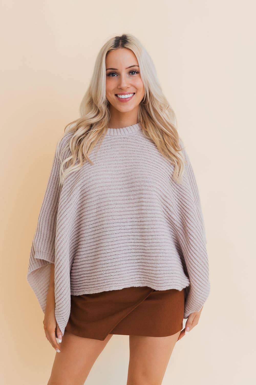 Leto Accessories - Vente Poncho – femme - Poncho à manches évasées en maille côtelée élégante Métropolitaine5