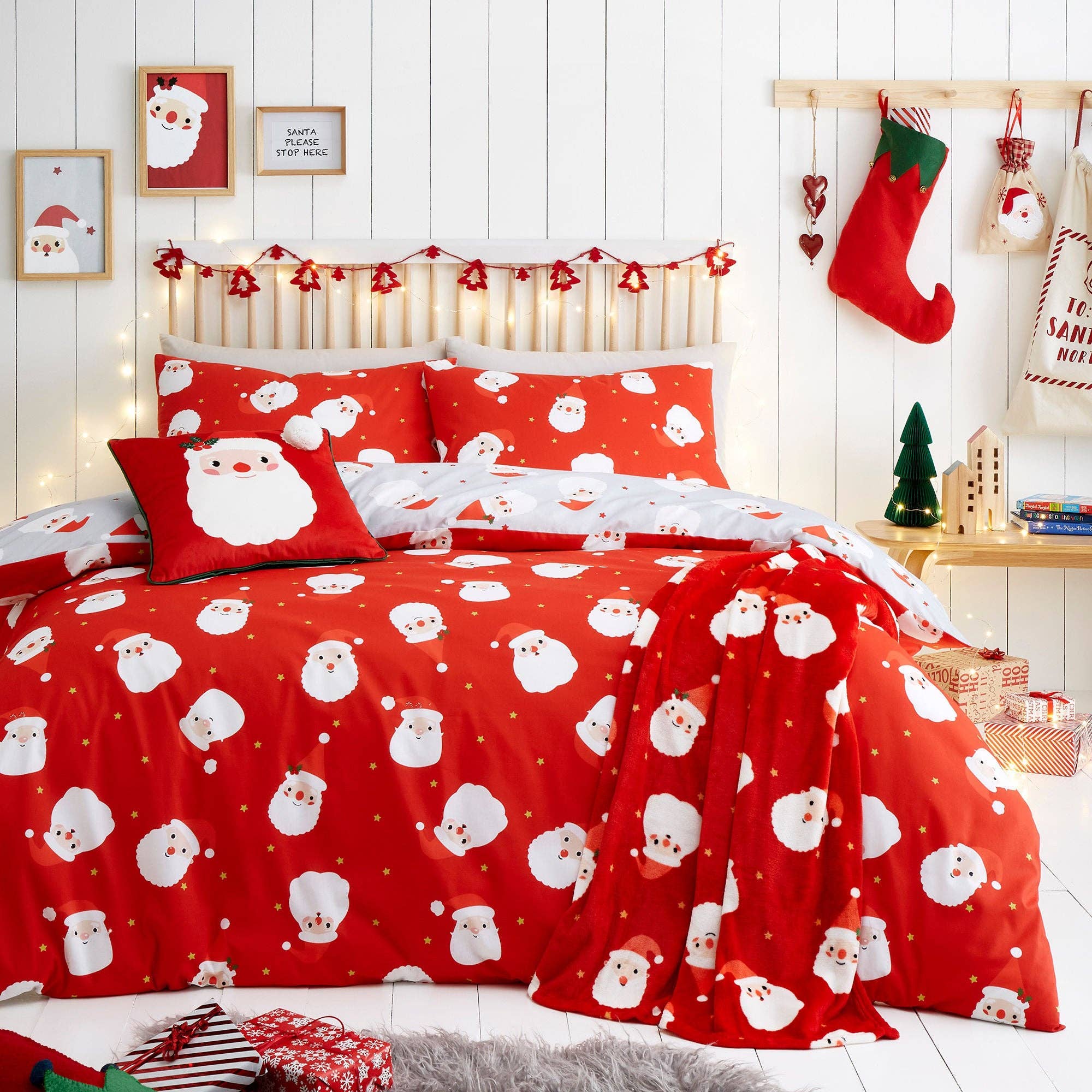 UW Home - Wholesale Bedding Set - Happy Santa Duvet Cover Set by Fusion in Red3