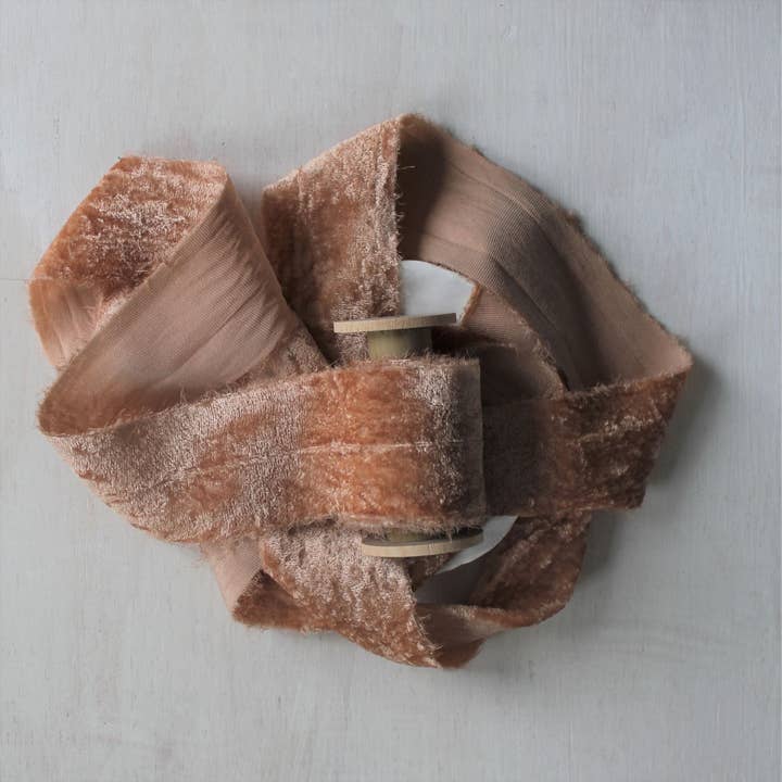Cinta de terciopelo de seda DUSTY ROSE rasgada a mano para venta al por mayor de The Maple Den