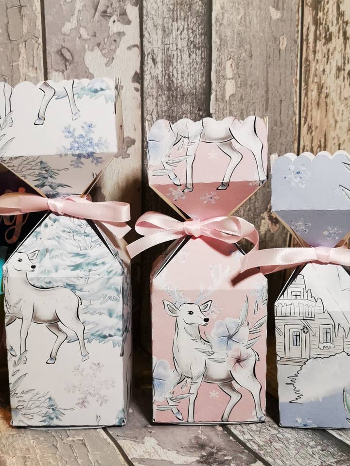 Christmas Deer Crackers for wholesale by Simply Melt Supplies