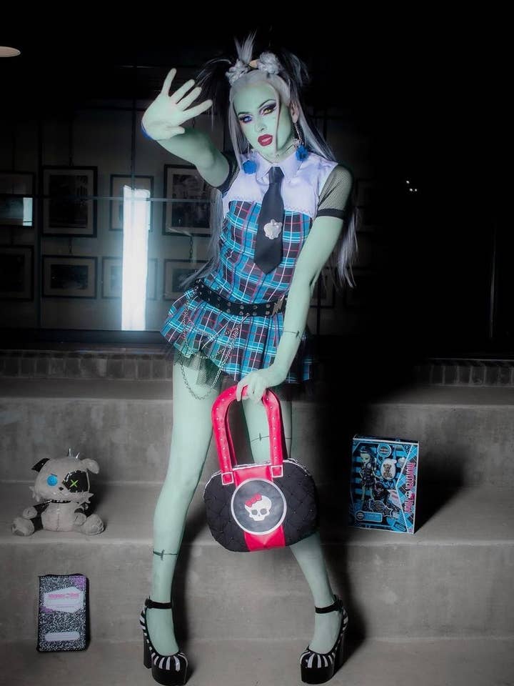 YRU Shoes - Wholesale Platform heels – Women’s - FRIGHT - BLACK/WHITE1