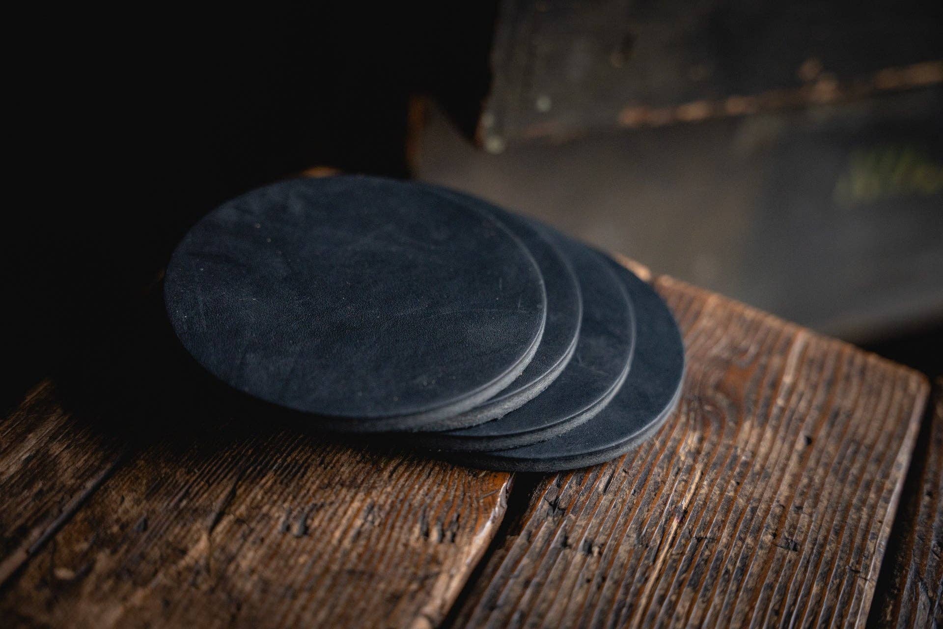 Craft and Lore - Wholesale Coasters - Round Leather Coaster Set1
