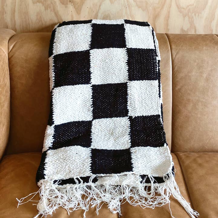 Sundream - Wholesale Throw Blanket - Black & Cream - Heavyweight Checker Throw Blanket