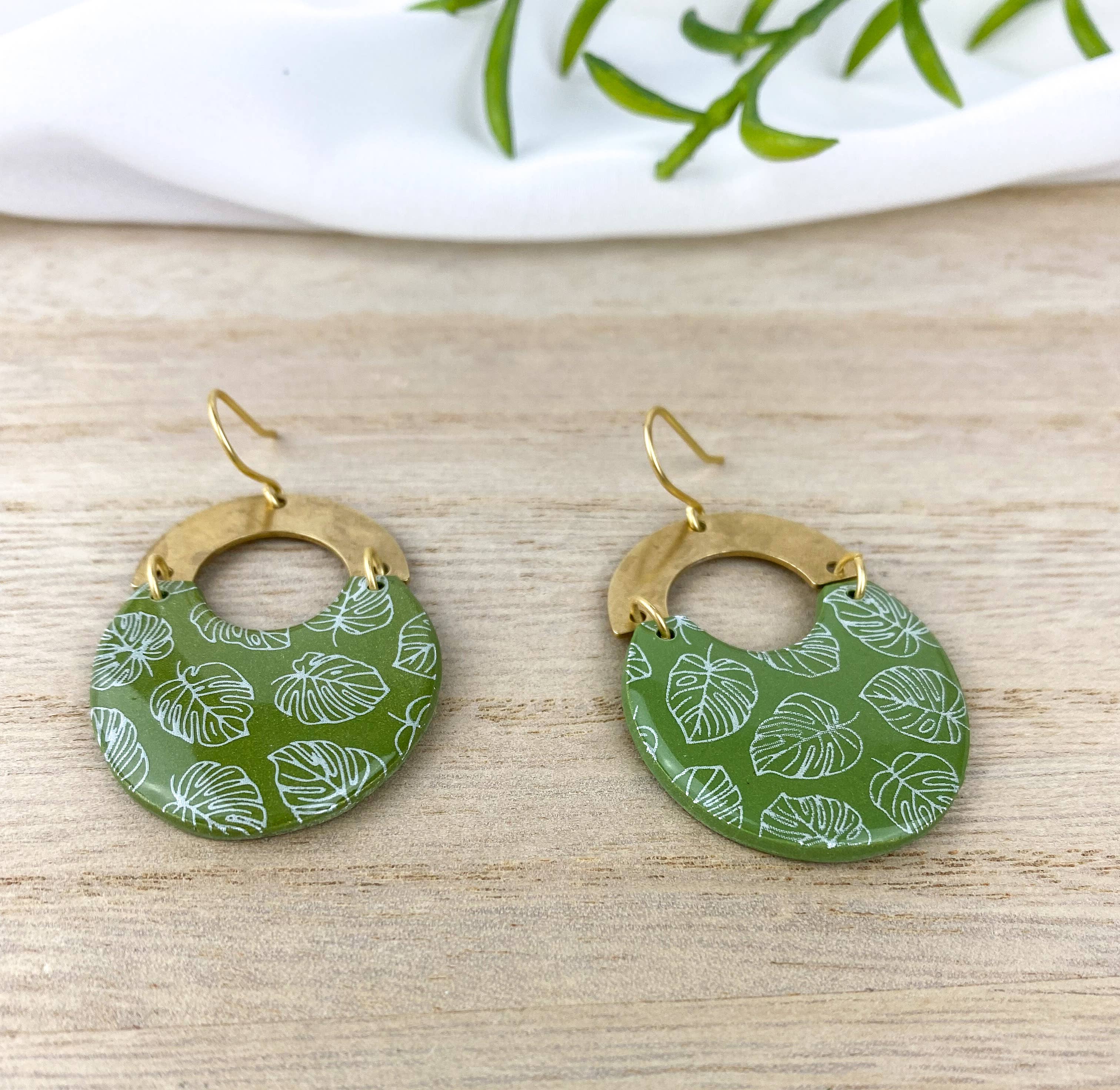 Light Shine - Wholesale Dangle Earrings - Monstera Leaf Dangle Earring | Green Spring Clay Drop |Plant12