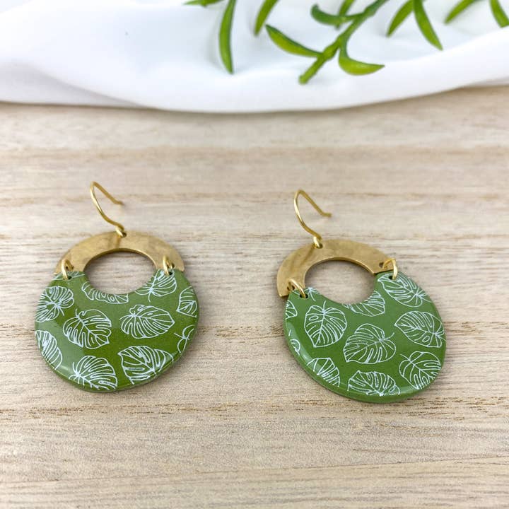 Light Shine - Wholesale Dangle Earrings - Monstera Leaf Dangle Earring | Green Spring Clay Drop |Plant12