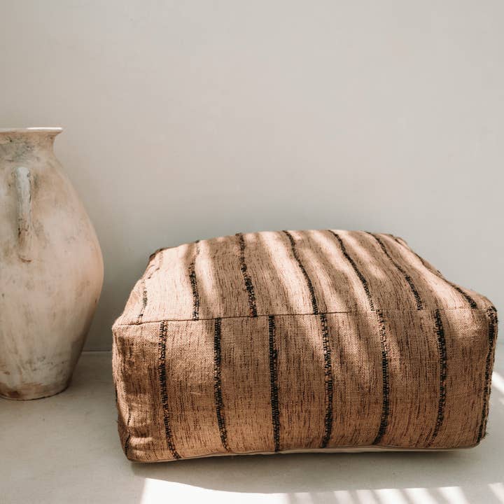 Bazar Bizar Living - Wholesale Poef - The Oh My Gee Pouffe - Beige Zwart