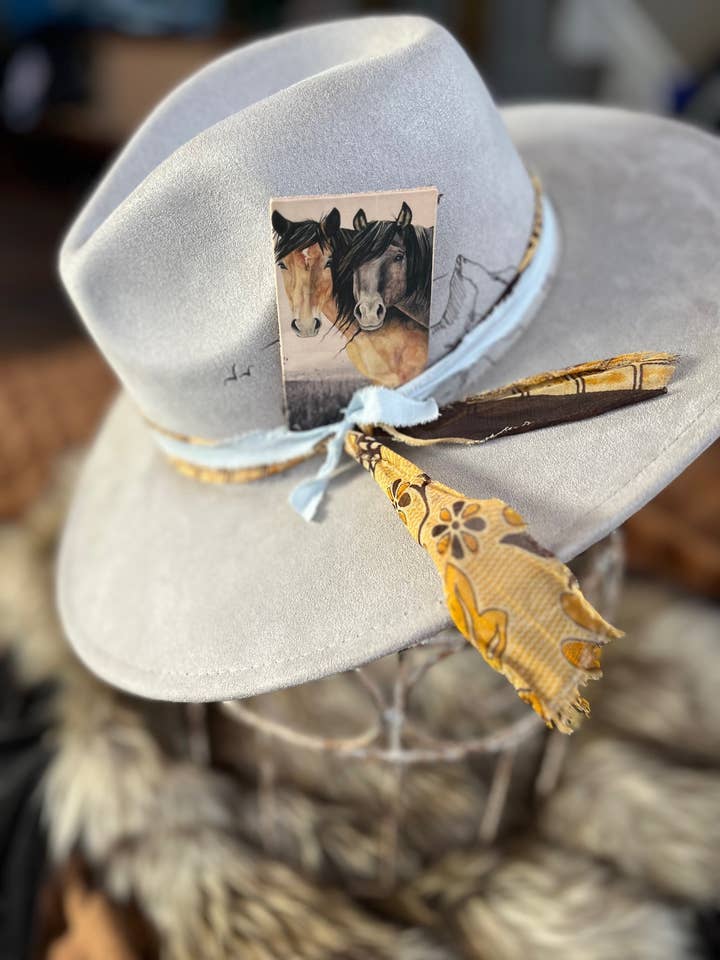 Leather Hat Card - Deuces Wild for wholesale by DOLLY ESTELLE