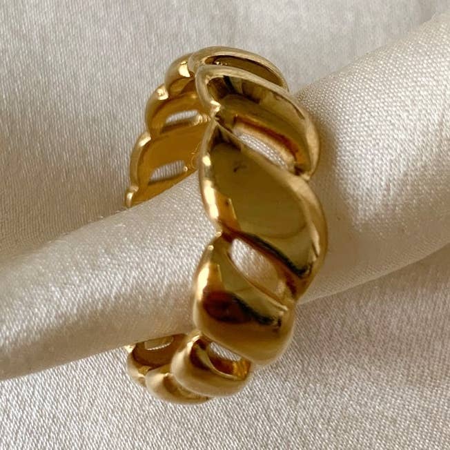 Berthe ring for wholesale by Horizonandjoyas