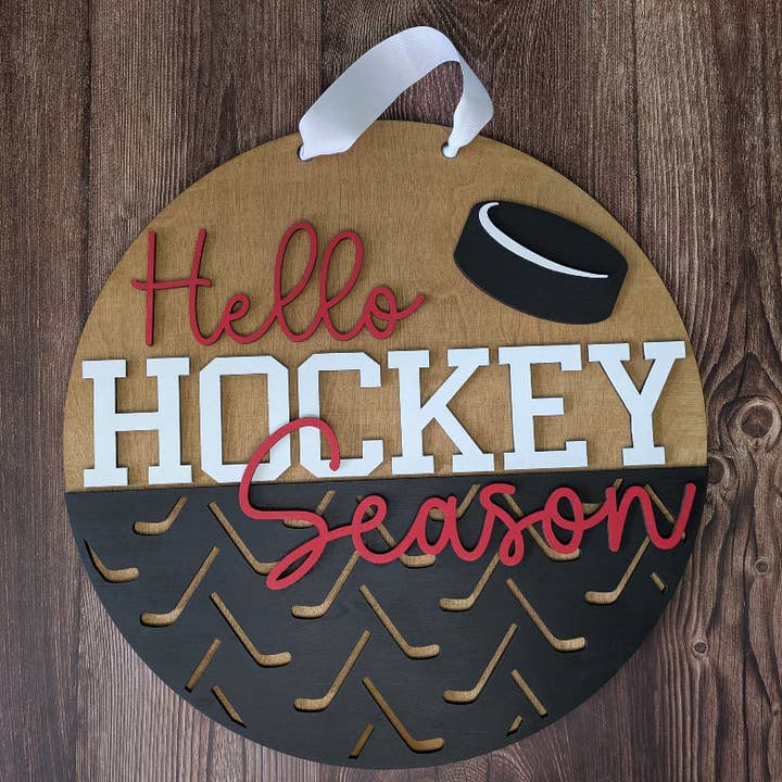 COLGADOR DE PUERTA 3D DE TEMPORADA DE HOCKEY - P014229 para venta al por mayor de Paisley Grace Makery