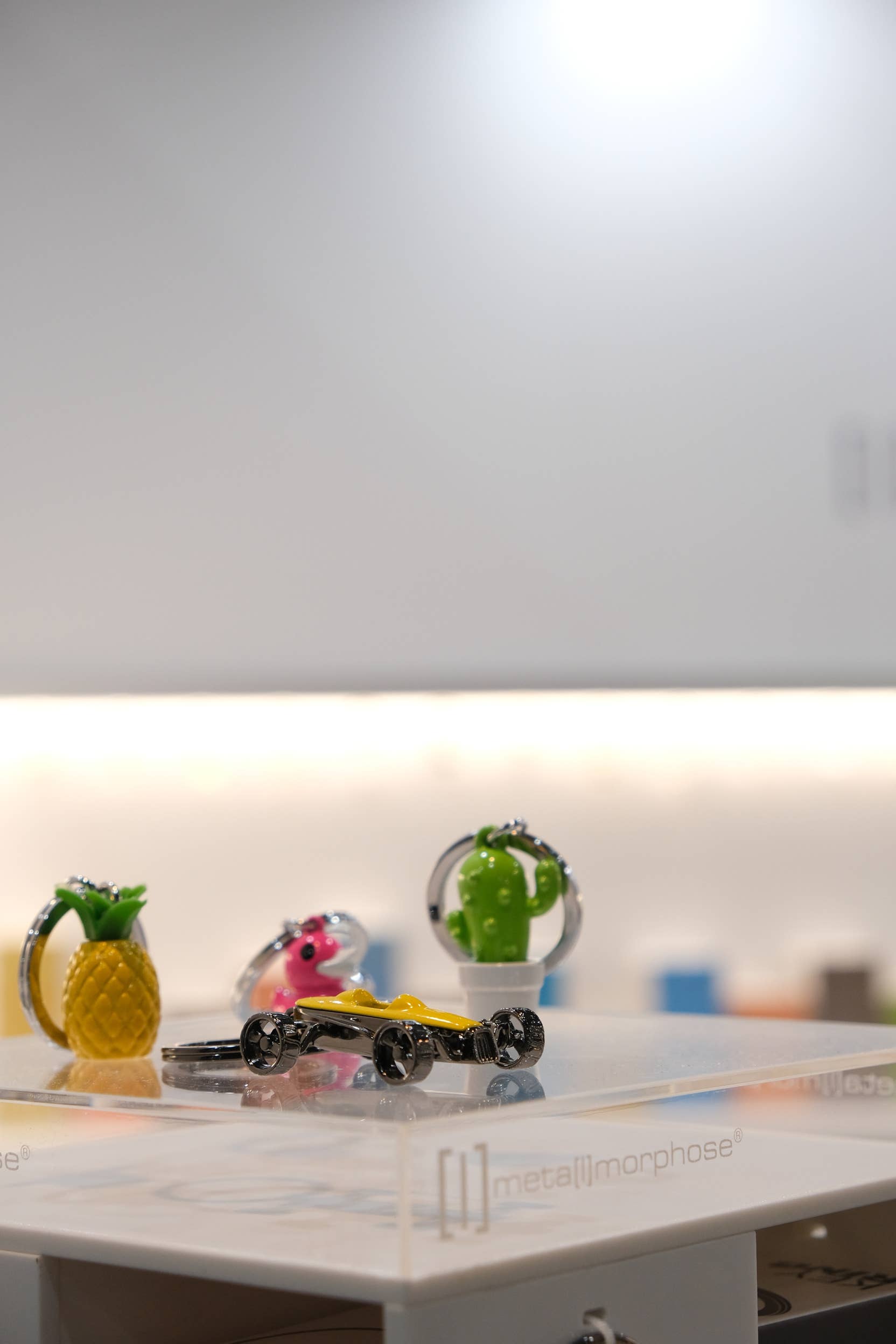 Anew International Corp. - Wholesale Keychain - Women's - ICELOLLY KEYRING (strawberry or Chocolate)6