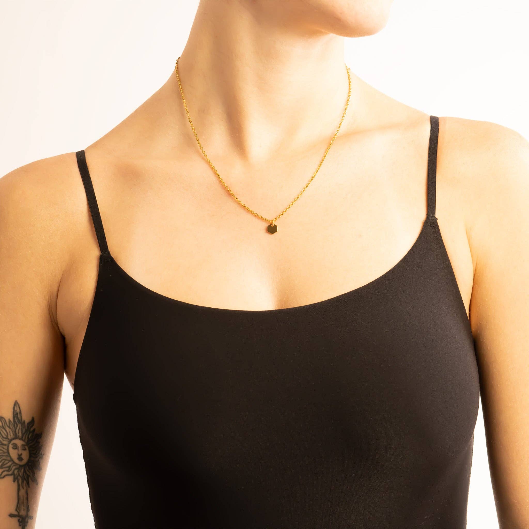 WJW - Vendita all'ingrosso Ciondolo/pendente - Etichette per gioielli in acciaio inossidabile con rivestimento PVD in oro 18K.1