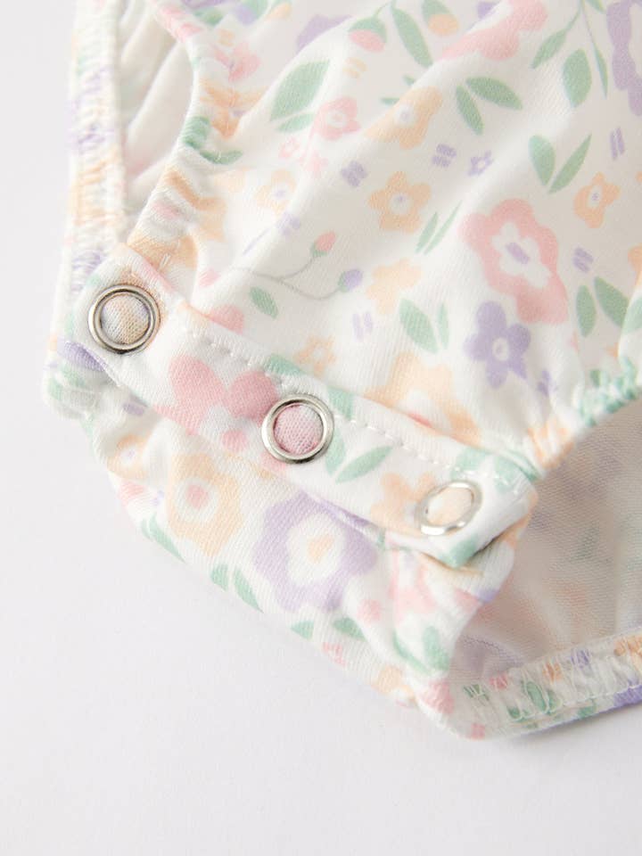 Rylee Faith Designs - Wholesale Rompertje - Baby - Pasen Kruis Smocken Borduurwerk Kleurrijke Romper3