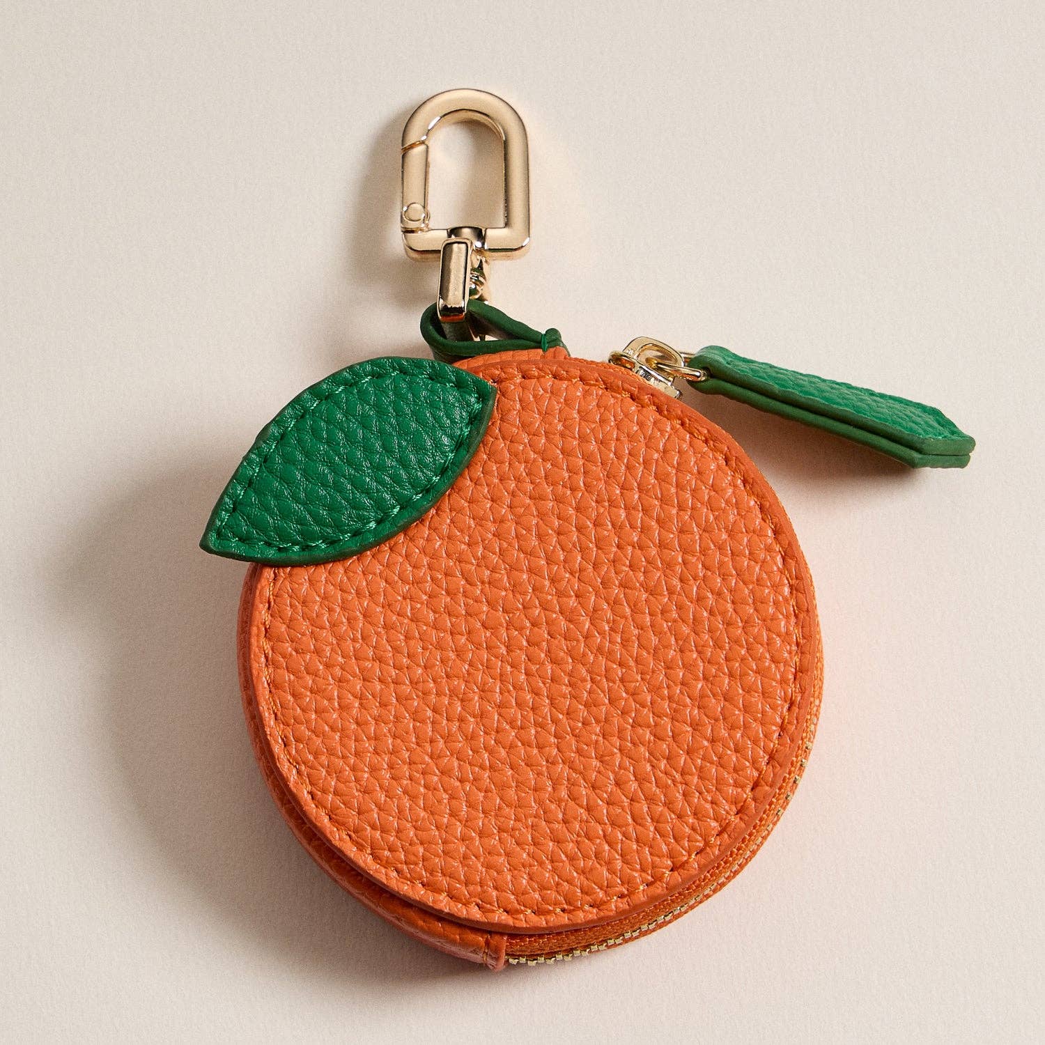 OU Porte-clés porte-monnaie orange en cuir avec fermoir élégant en vente sur Faire1