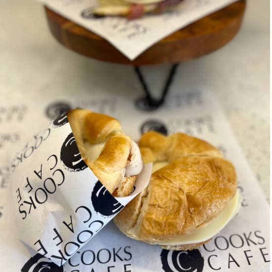 Red Barn Canvas - Wholesale Food Storage Wrap/Bag - Deli Food Tray Liners with your Logo1