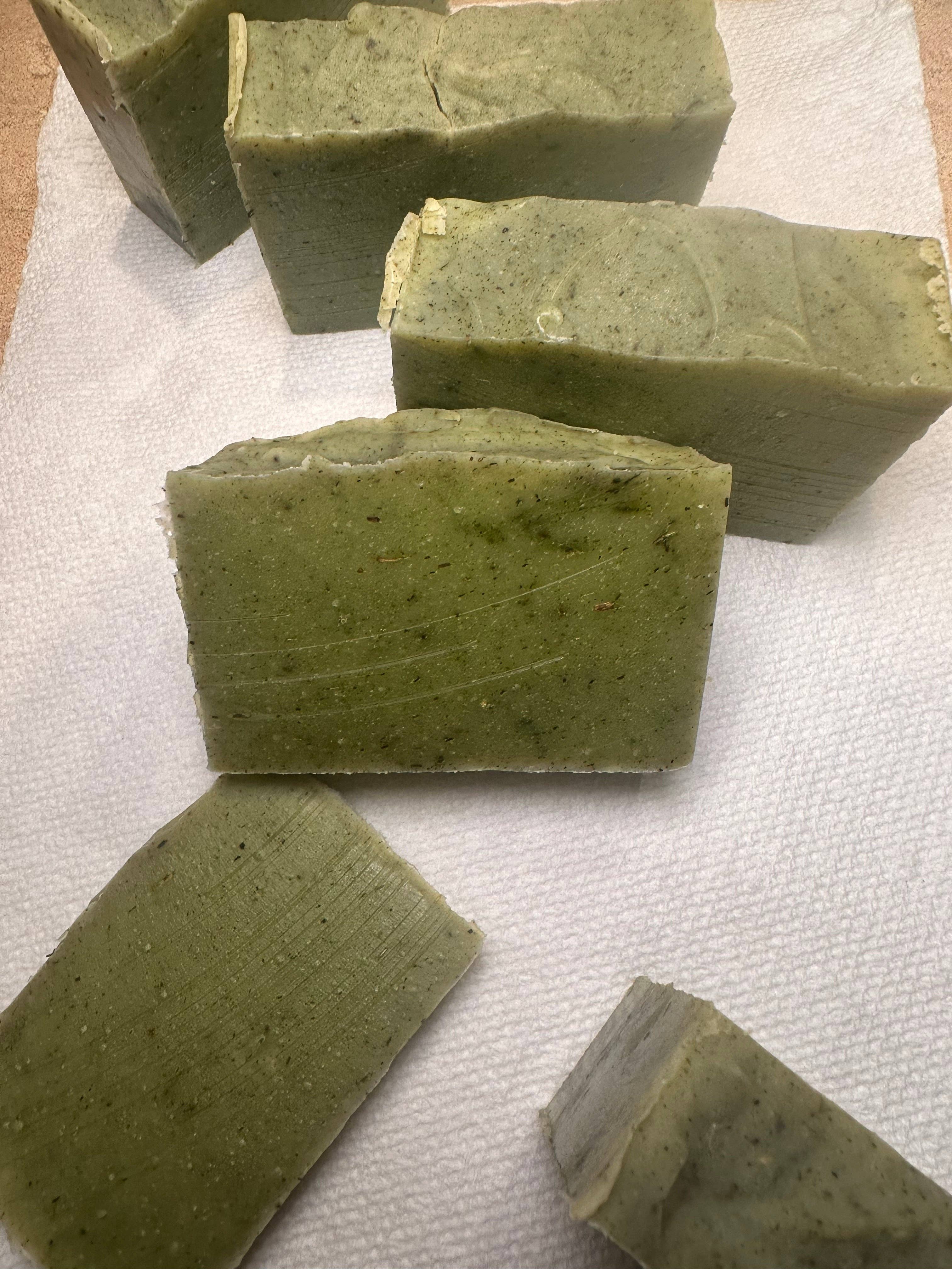 Fiori Essentials&Co - Wholesale Bar Soap - Peppermint Silk – Luxe Cold Pressed Soap1