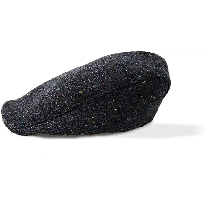 Donegal-wollen pet in houtskool – Ierse tourstijl voor wholesale door Dublin Gift Company