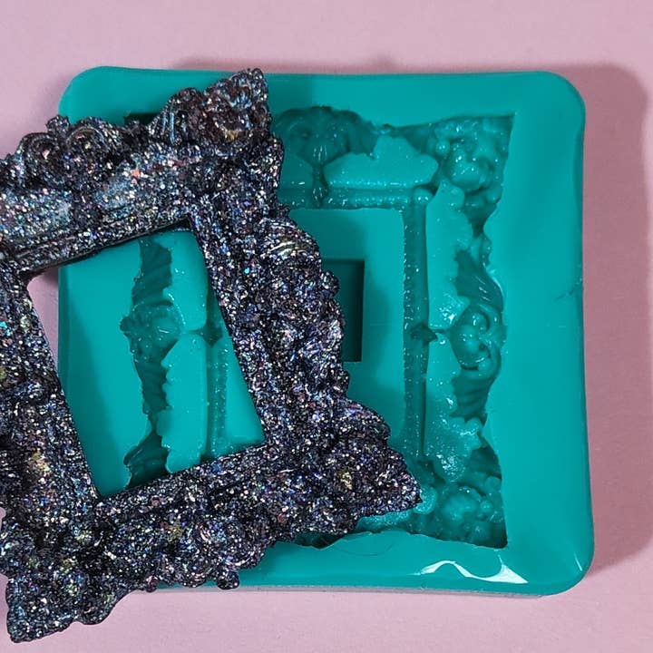Decorative Frame Mold in silicone for resin, wax, and plaster for wholesale by Serena Creazione di Serena Stampone
