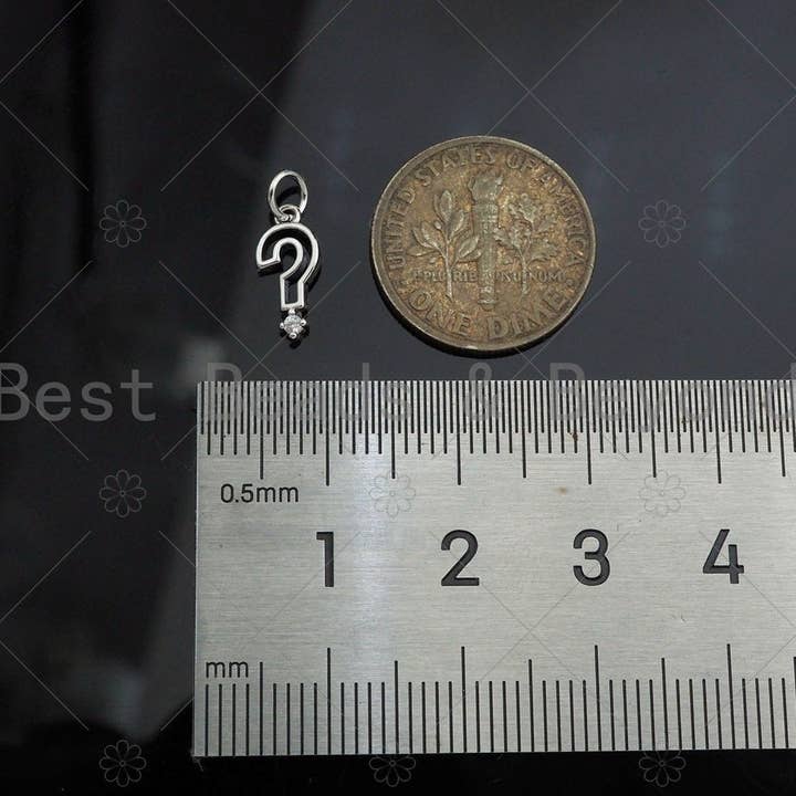 BestBeads&Beyond - Vente Breloques/médailles personnalisées - Pendentif en forme de point d'interrogation micro pavé CZ, or/argent/or rose, bracelet en or rose, breloque, 11x6mm, SKU #Y371