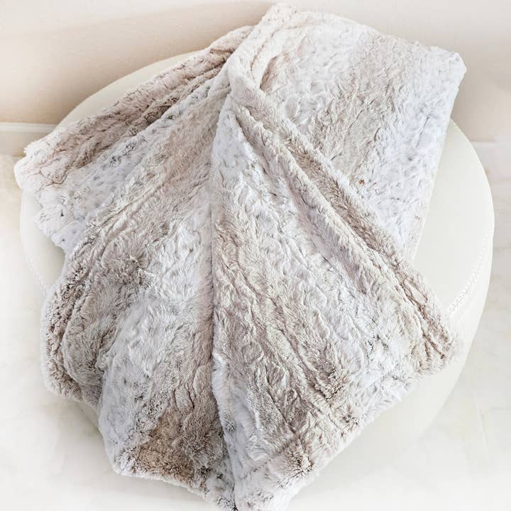 Two Lumps of Sugar - Wholesale Throw Blanket - Tan Snow Leopard 50 x 60 Minky Faux Fur Blanket