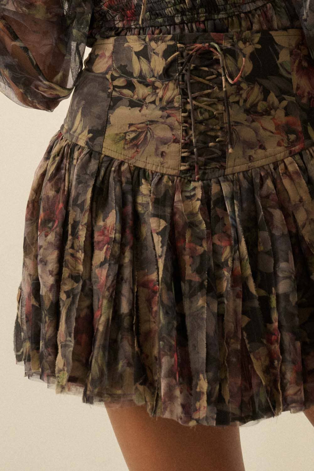 Promesa USA – Engroshandel Skørt - Dame – Mininederdel med blomsterprint, lav talje, snøre og plisseringer13