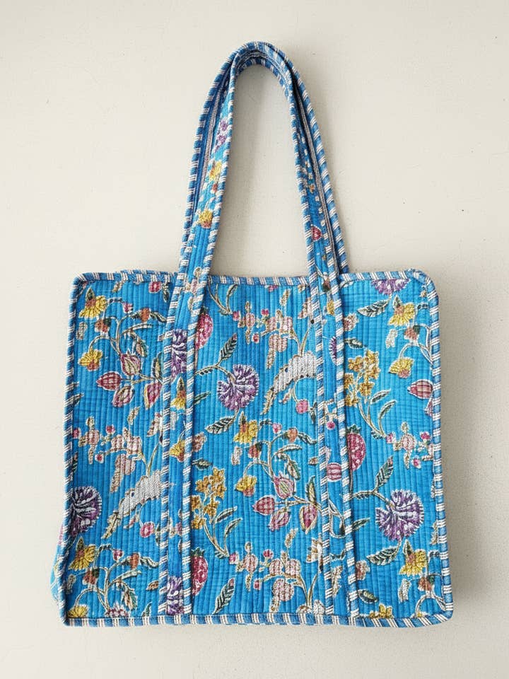 Sacos de Mão Acolchoados com Impressão em Bloco Azul Artesanal | Carteiras por atacado de Akshu & Ameirah