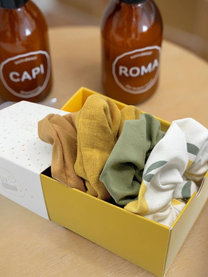 Caixa 4 scrunchies por atacado de Petit Pote