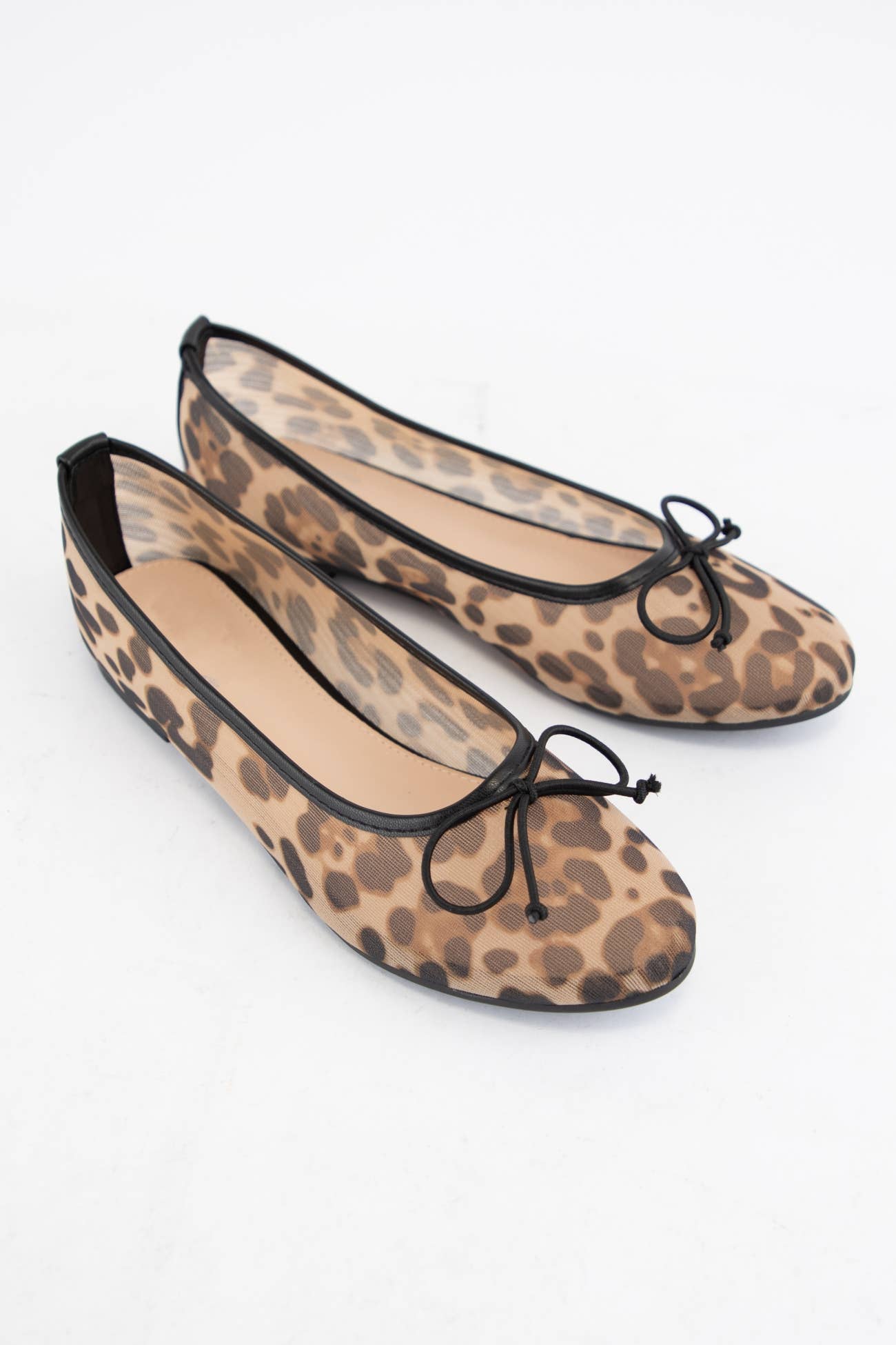 SF4010 MESH LEOPARD PRINTED FLAT SHOES for wholesale on Faire4